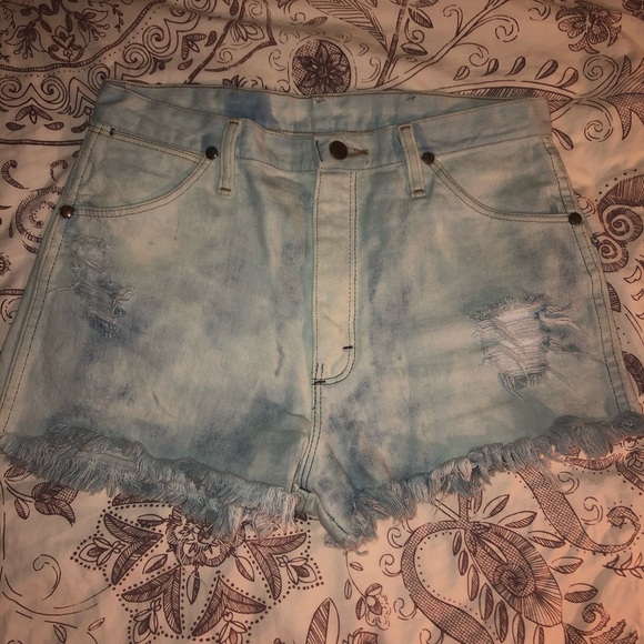 Wrangler high waisted, bleach dyed denim shorts - Picture 2 of 3